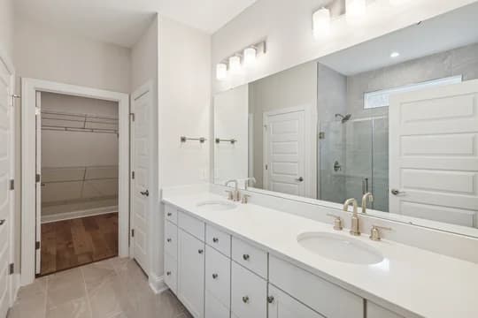 Four Seasons at Carolina Oaks Dorchester Owner s Spa Bath