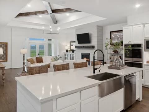 Tejas Landing Margaret Kitchen