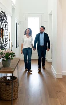 119331 Kensington Place Stirling Couple in Foyer Farmhouse USP Crop