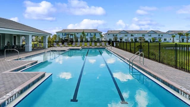 193999_Salerno Reserve_Salerno Reserve Amenity Pool_ Website Crop