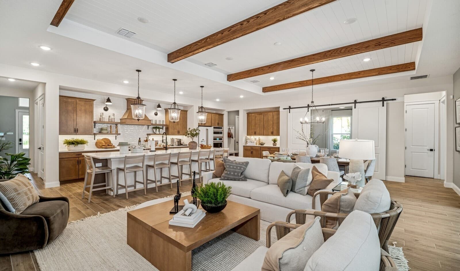 Great room features tray ceiling
